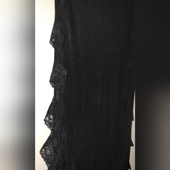 Satin nighty. Solid Front and back, elastic lace cut out down both sides. 1 size - Picture 2 of 5